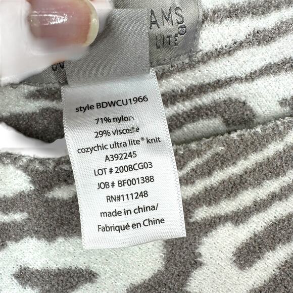 Barefoot Dreams Dove Gray Print CozyChic Ultra Lite Ocean Breeze Sweater Poncho - Picture 9 of 9